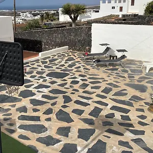 casa-el-guirre-tinajo.in-canary-islands.com/